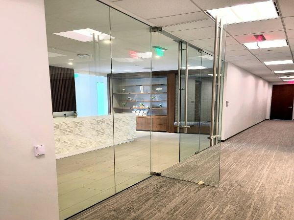 Commercial glass replacement