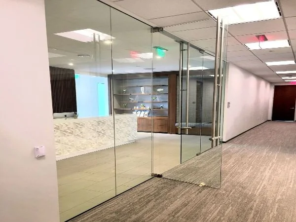 Commercial glass replacement